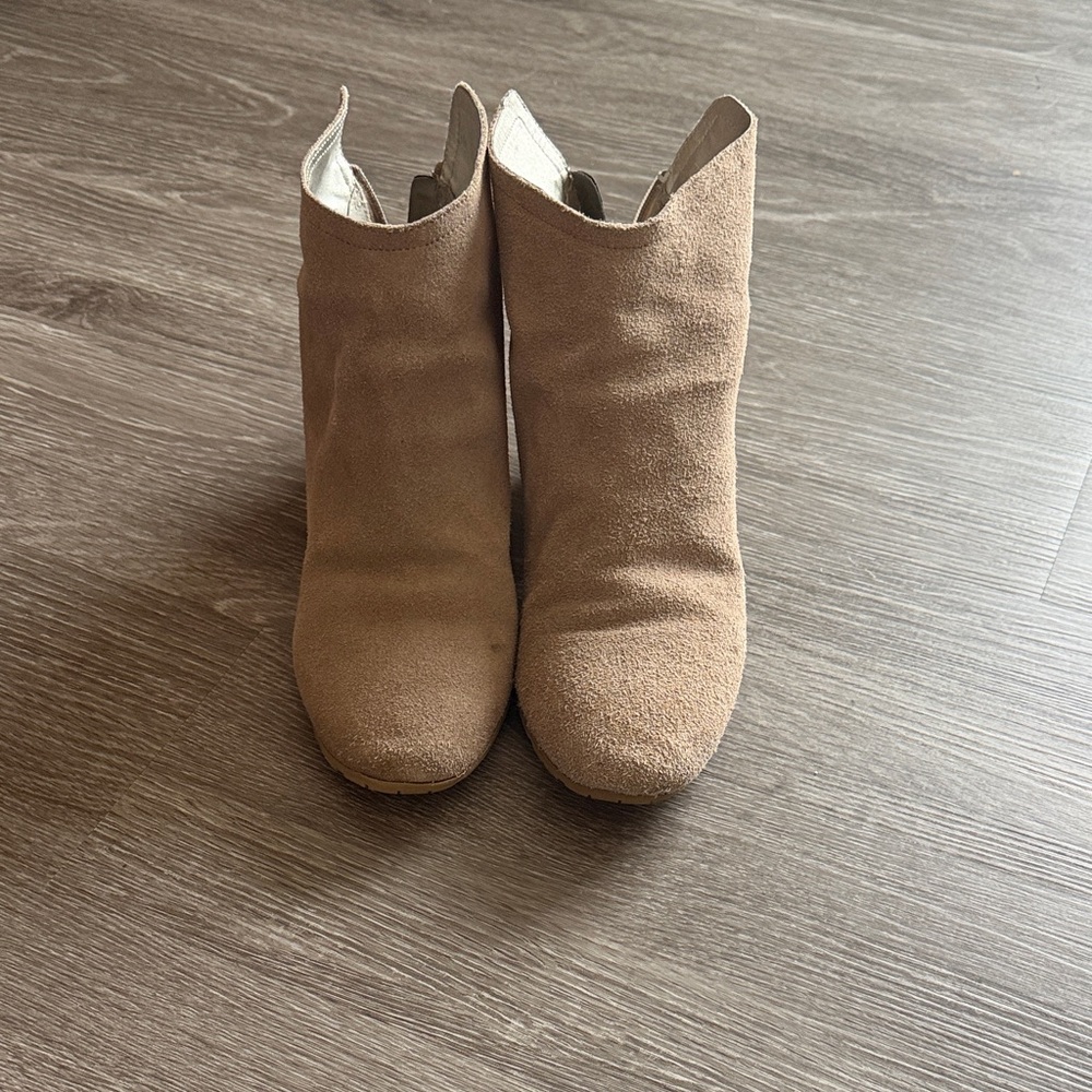 Reaction Kenneth Cole Tan Suede Ankle Boots